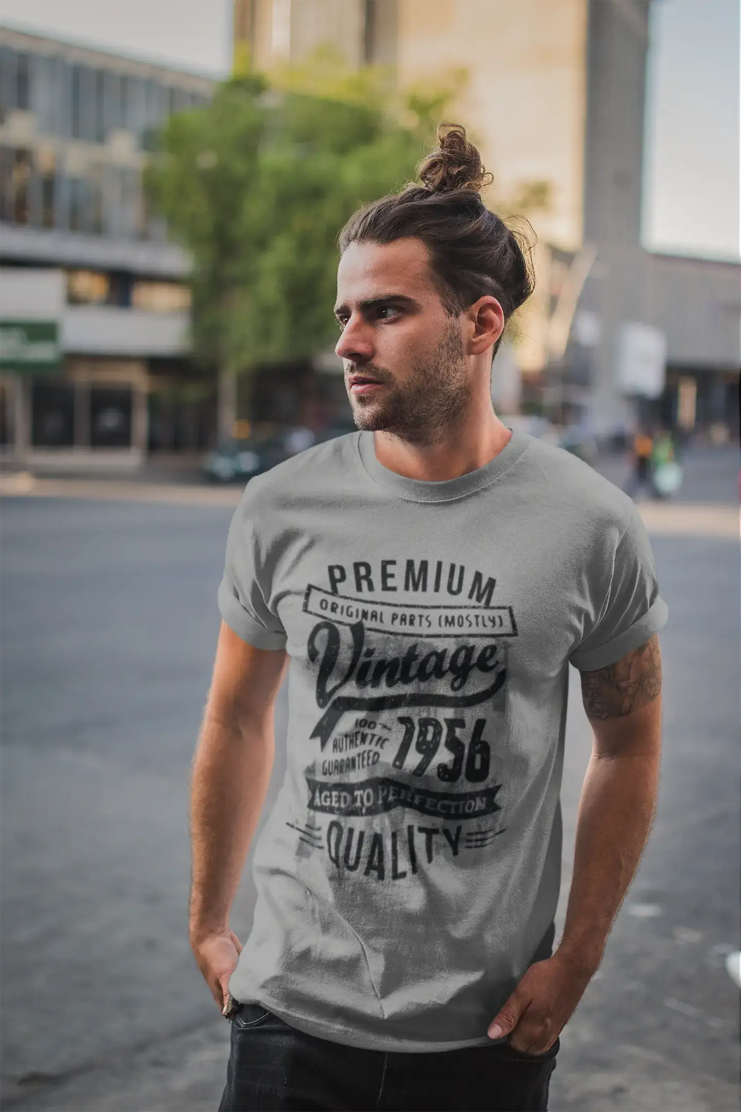 ULTRABASIC - Graphic Men's 1956 Aged to Perfection Birthday Gift T-Shirt